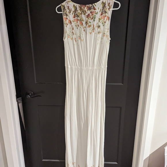 Dreamy white cottage core maxi dress - Picture 2 of 3